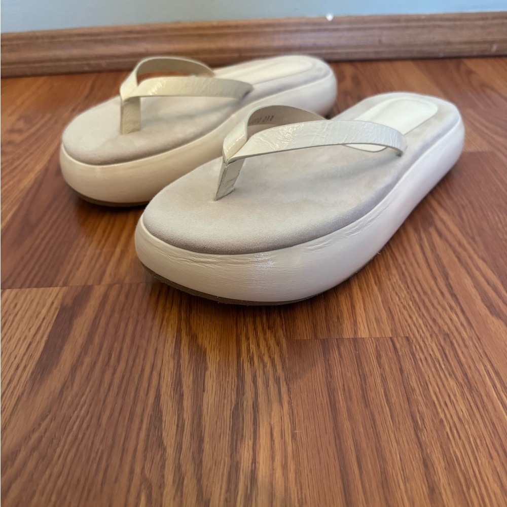 OSOI Off-White Boat Platform Flip Flop Slides – IT 40 USA 9– Cream – New w/ Tags - Picture 2 of 16